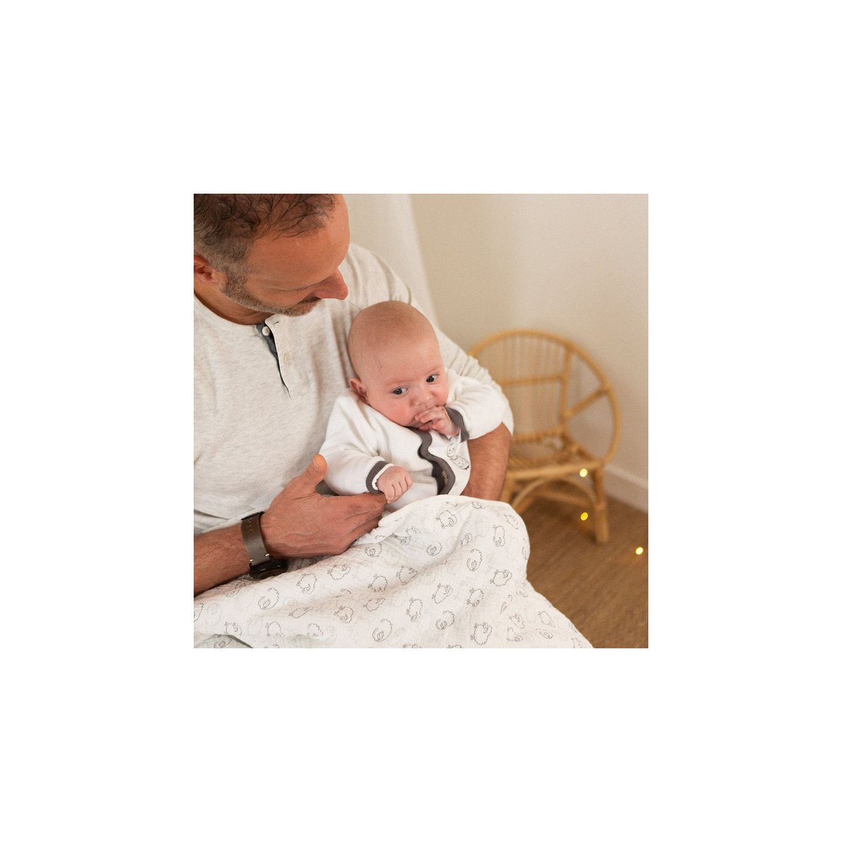 Couverture bébé crudo, TROIS KILOS SEPT