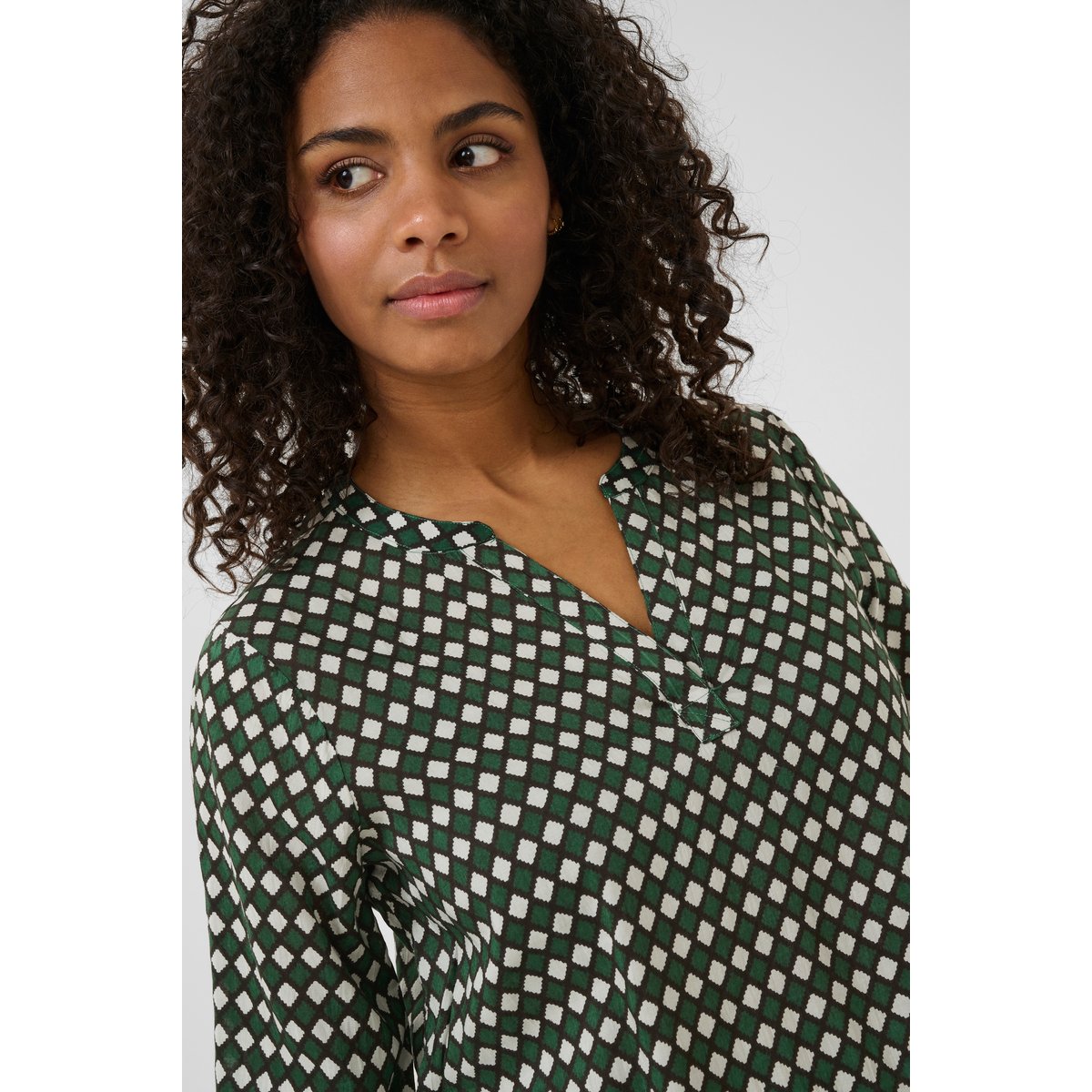 Long sleeved blouse vert graphique dark green diamont print, KAFFE