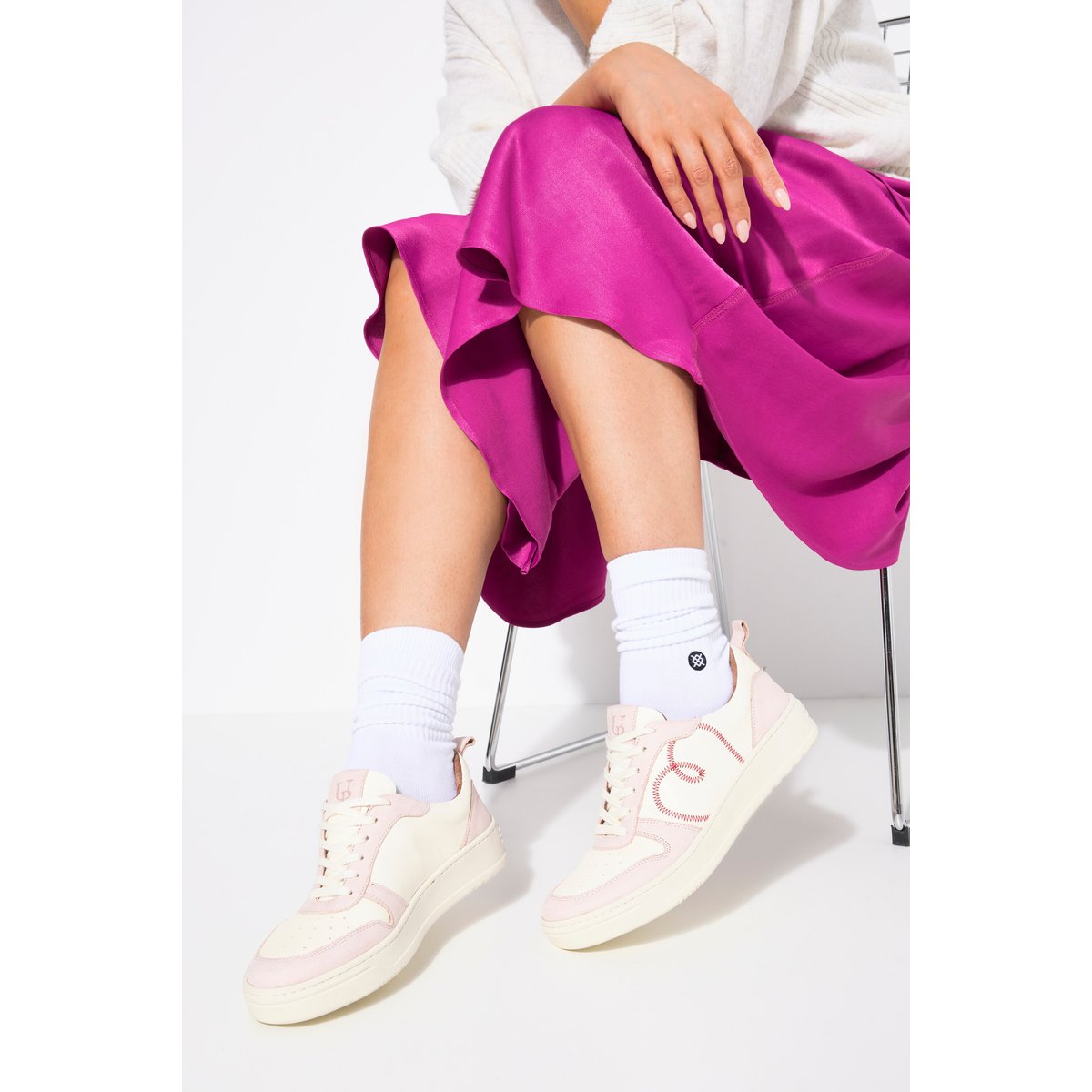 Sneakers en cuir, cœur brodé , pied large rose poudré, ULLA POPKEN