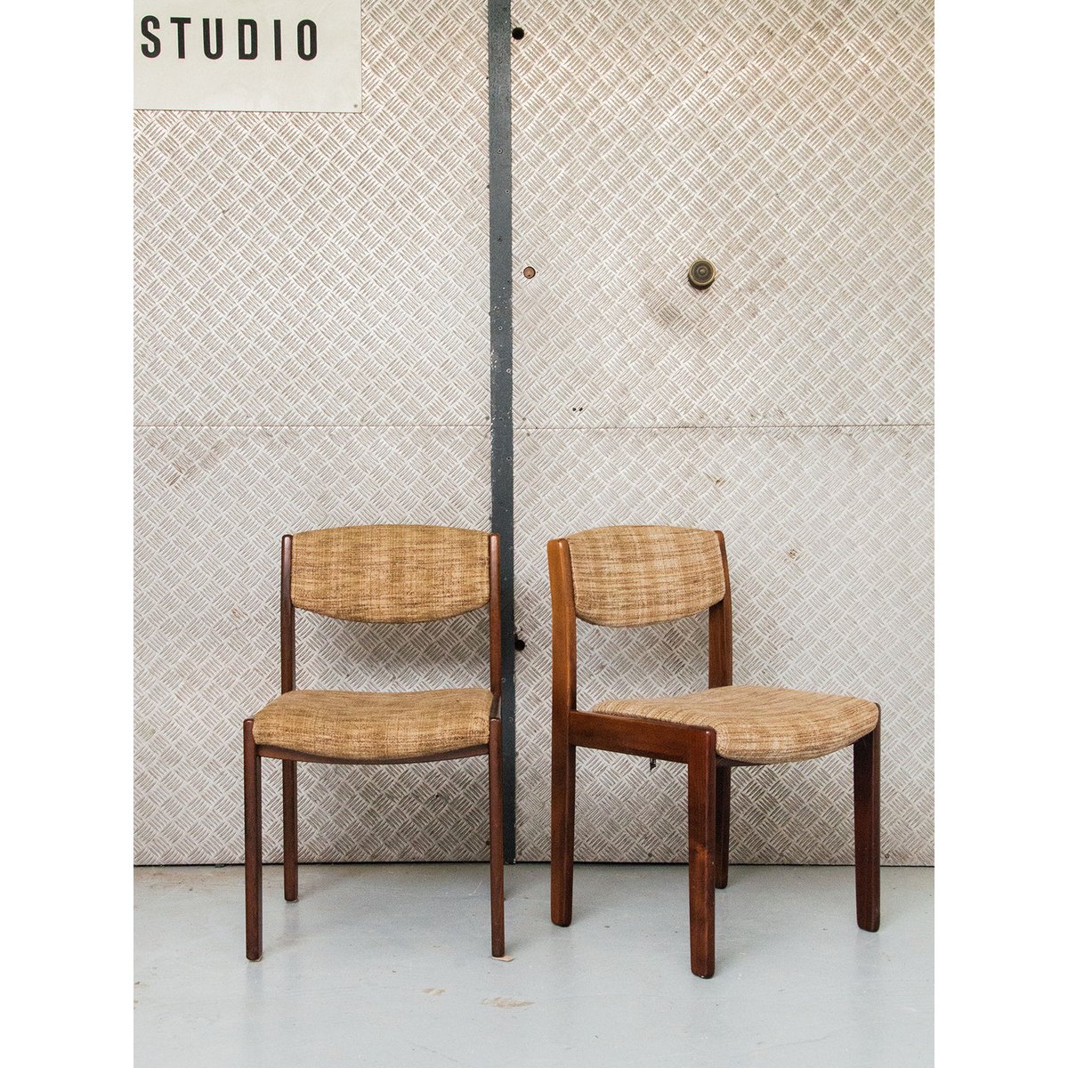 Lot de 6 chaises scandinaves Alma N°369 - Bon état bois, DEBONGOUT