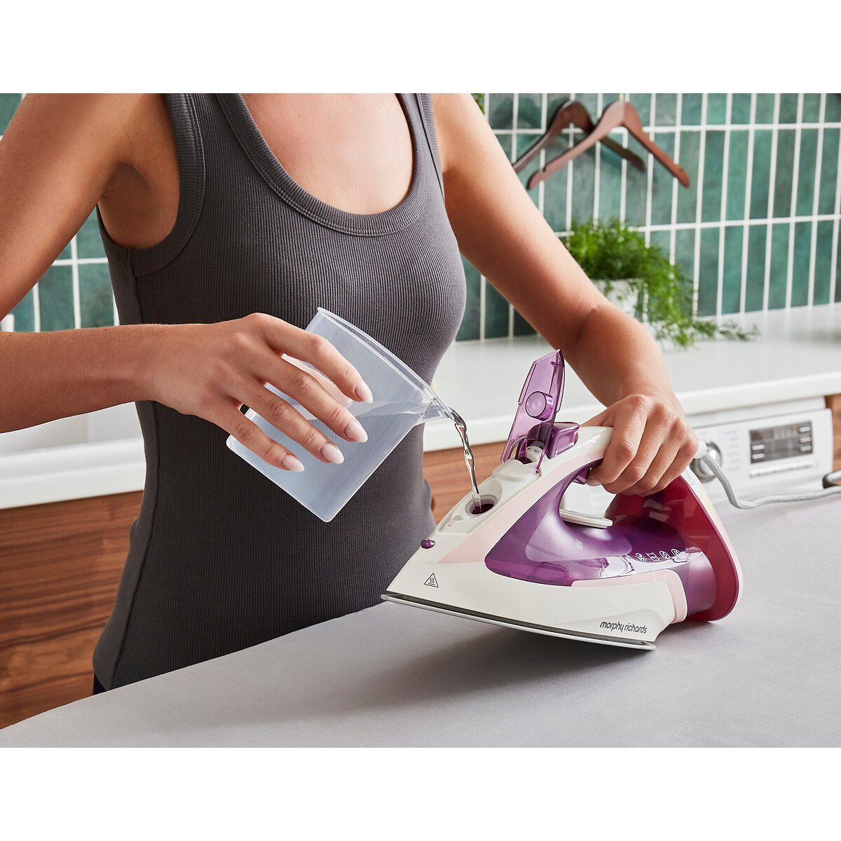 2400W Steam Iron - 302011 pink, MORPHY RICHARDS