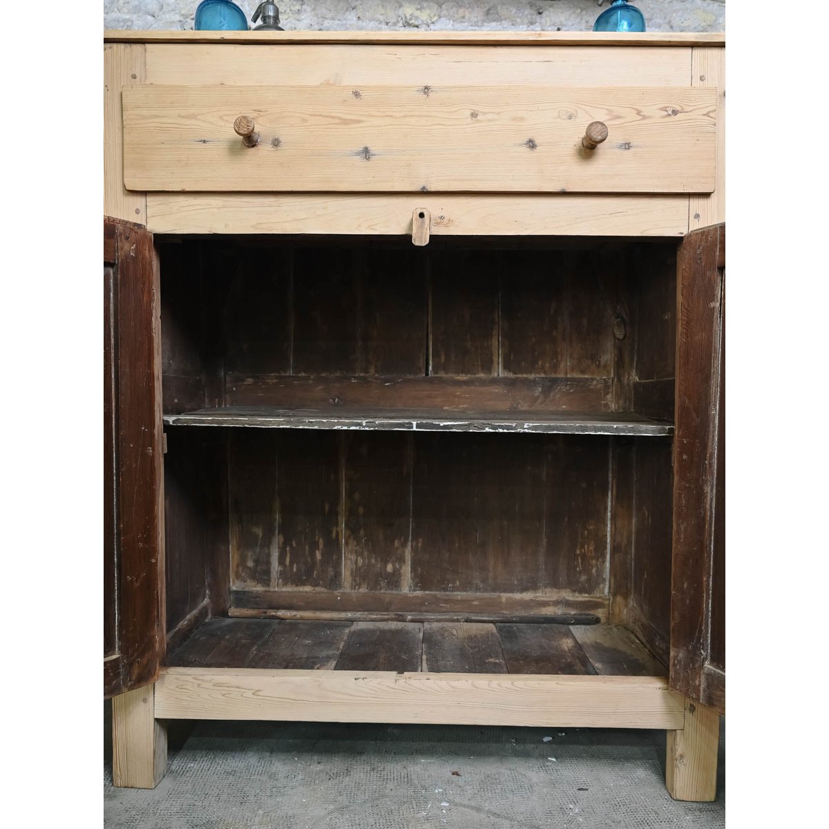 Buffet de campagne en pin clair Gilbert N°1794 - Bon état bois clair, DEBONGOUT