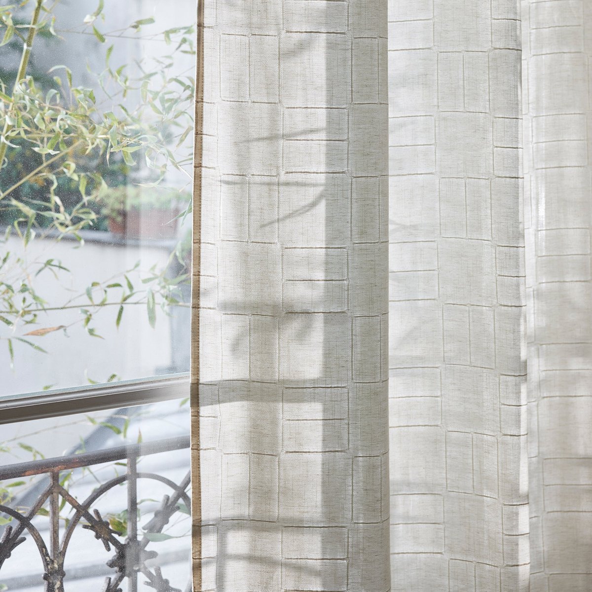Rideau À Oeillets Dorés en Jacquard géométrique effet naturel NIKOS naturel, MADURA