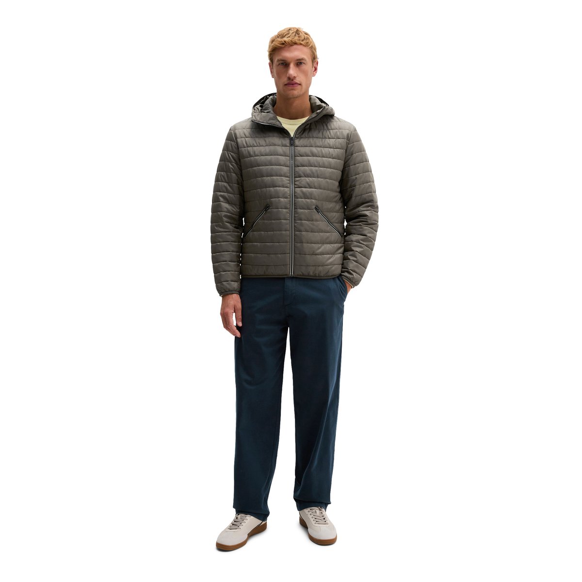 Veste matelassée à capuche, coupe classique avec un léger rembourrage en Unifi REPREVE® marron, MARC O'POLO