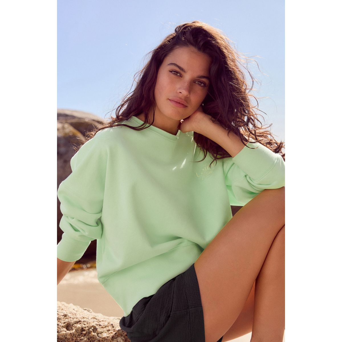 Sweat ras du cou en coton avec ourlet brut graphique vert fluo, NEXT