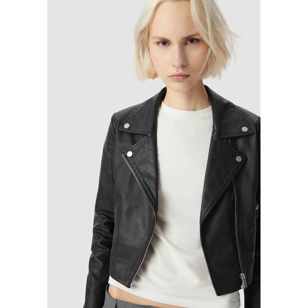 Blouson court en cuir d'agneau noir, IKKS
