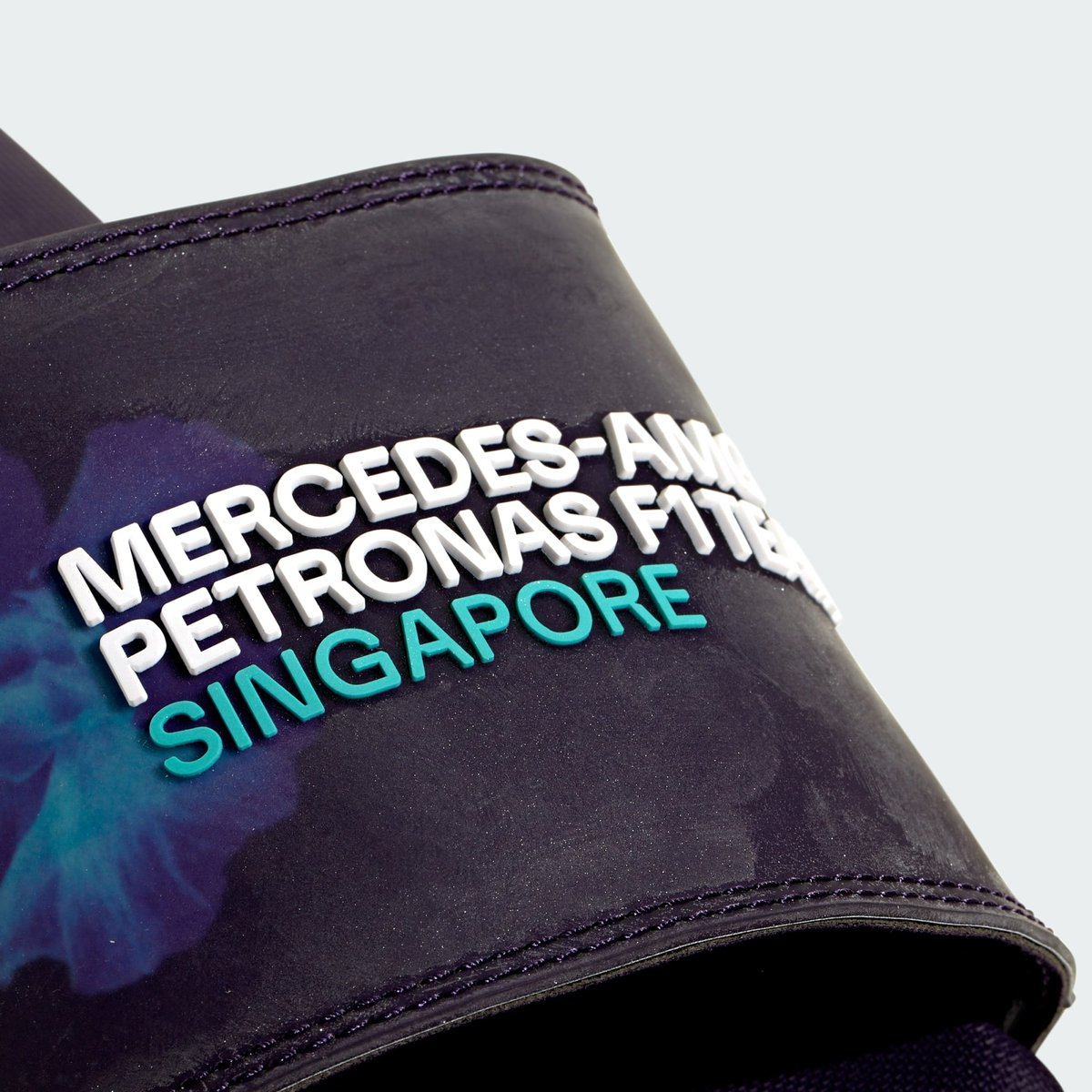 Sandales Adilette Comfort Mercedes Amg Petronas F1 Team Sandales Adilette Comfort Mercedes Amg Petronas F1 Team legend purple / legend purple / semi mint rush, adidas Performance