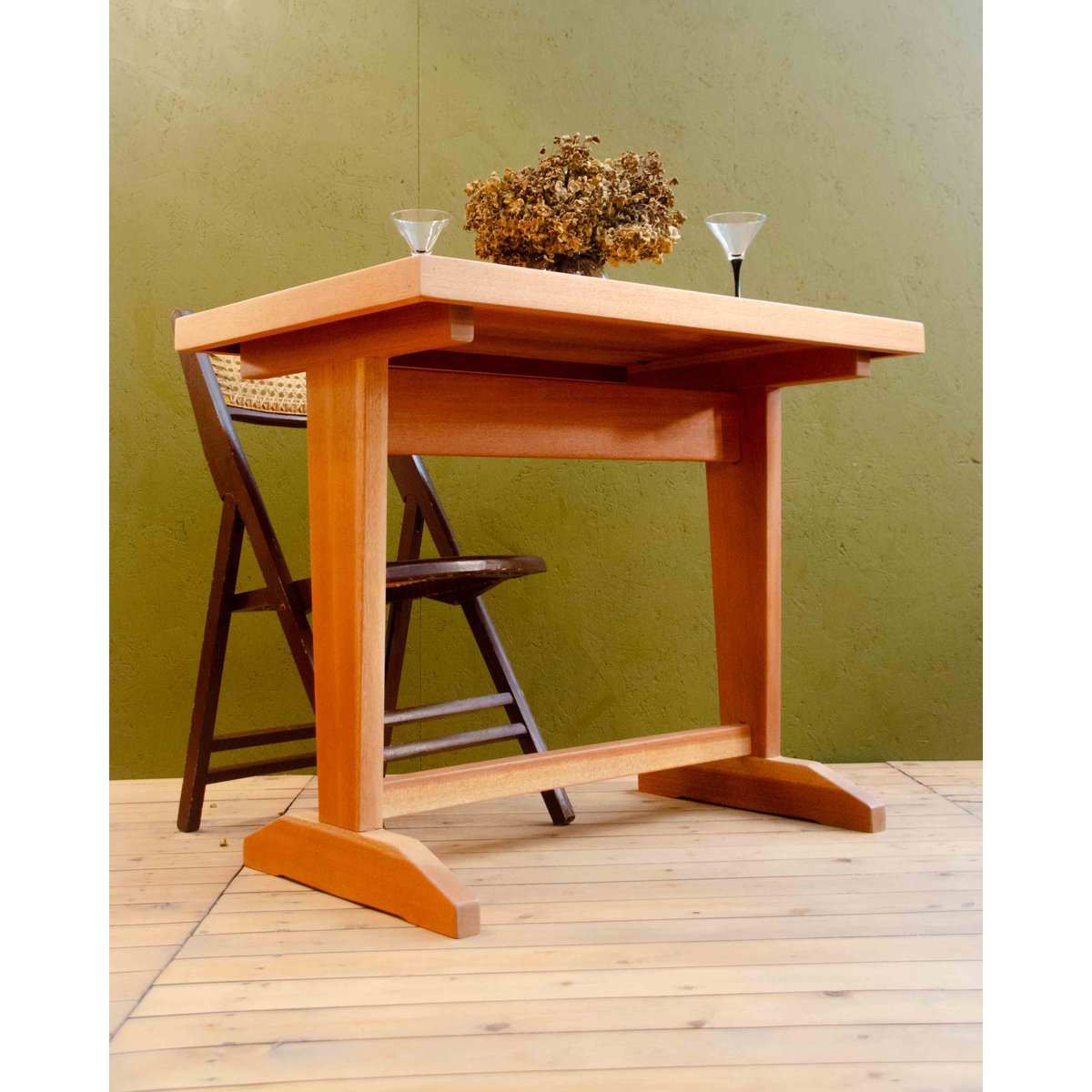 Table à manger bistrot Denise N°1195 - Bon état bois clair, DEBONGOUT