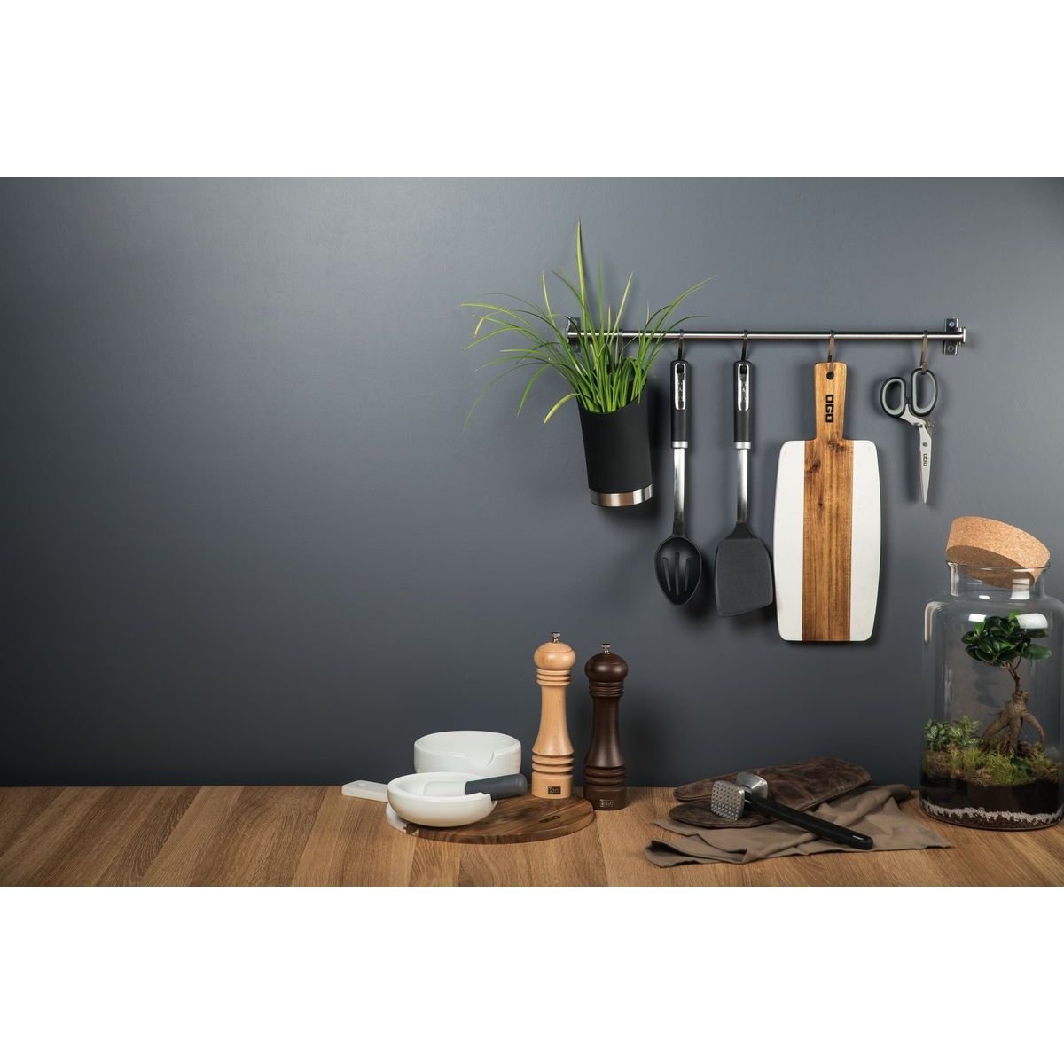 Mortier et pilon en porcelaine blanc, OGO LIVING