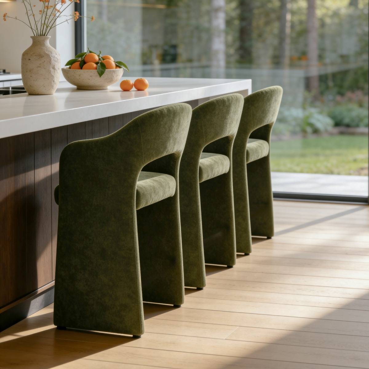 Lot de 2 tabourets de bar en tissu SÉPHIRA vert, MADE IN MEUBLES