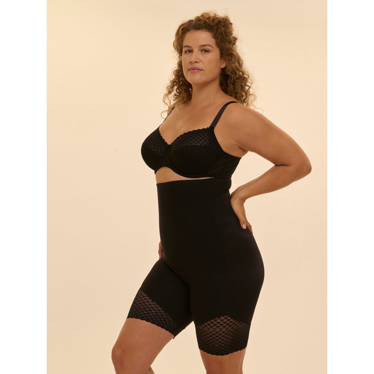 Soutien-gorge avec armature emboitant, SUBTILE noir, SIMONE PERELE