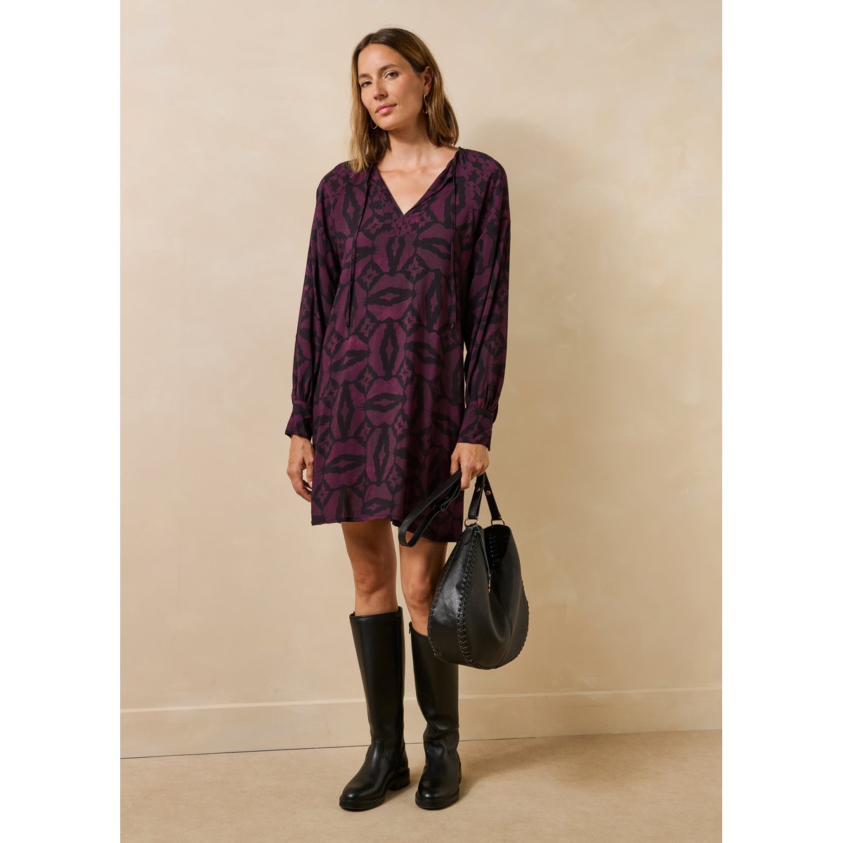 Robe manches longues encolure tunisienne en noir/vin, LA FEE MARABOUTEE
