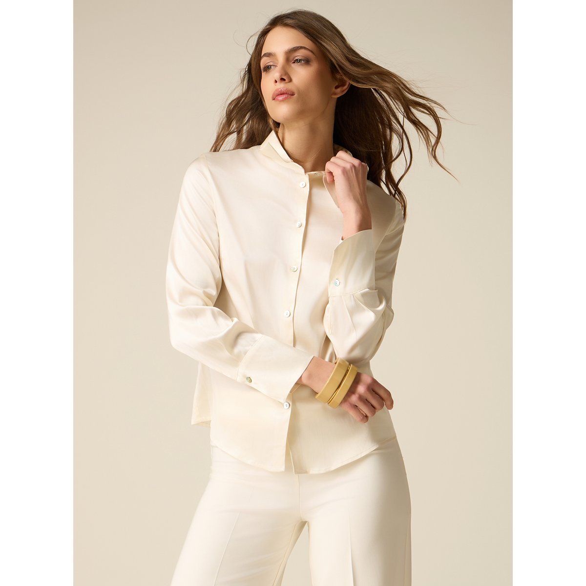 Chemise blanc, OLTRE