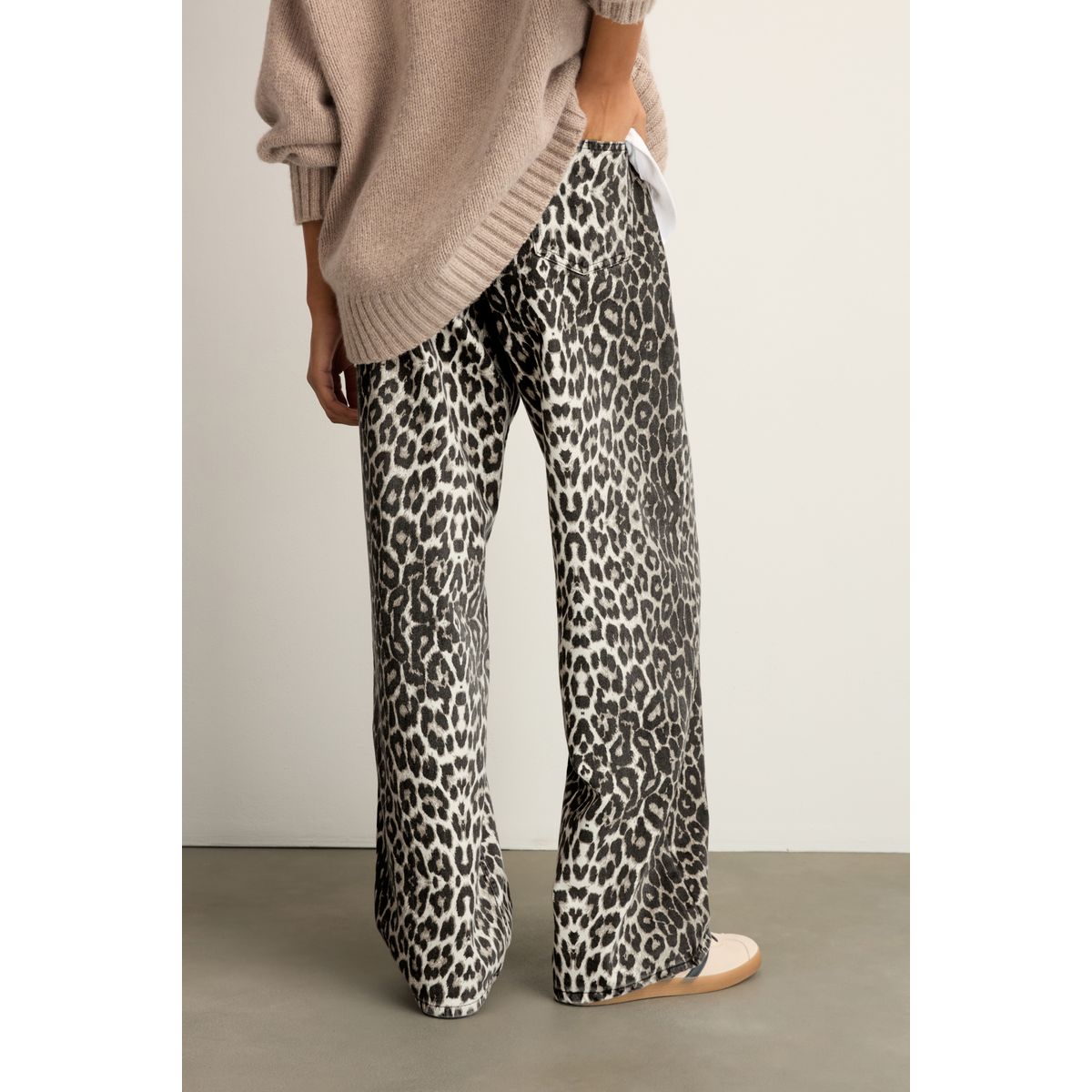 Jean large 100 % coton imprimé léopard, NEXT