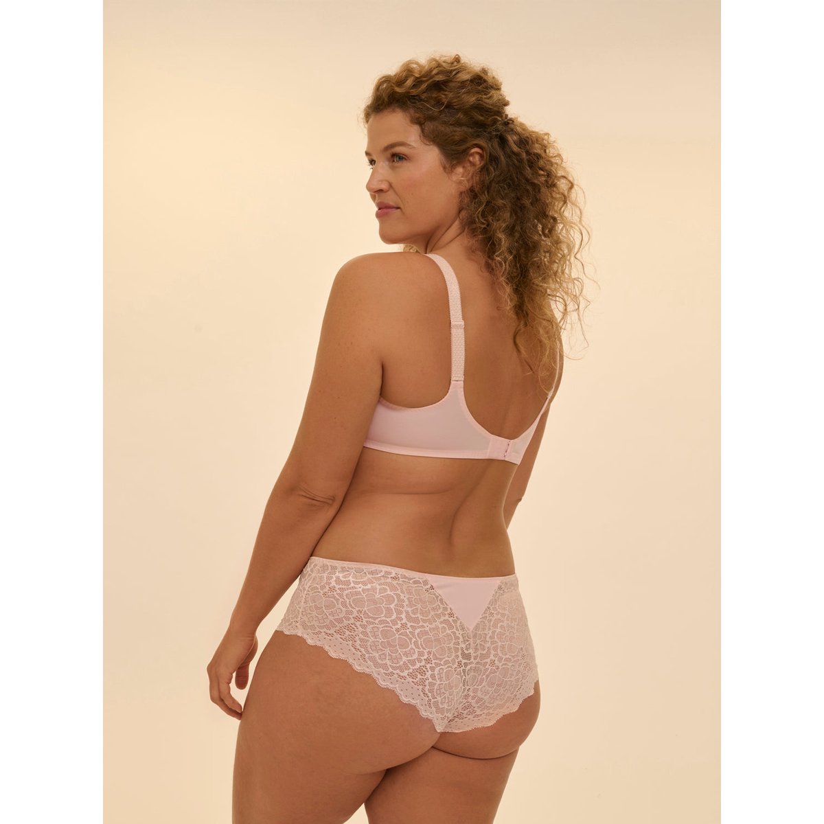Soutien-gorge avec armature moulé rigide - CARESSE nude, SIMONE PERELE