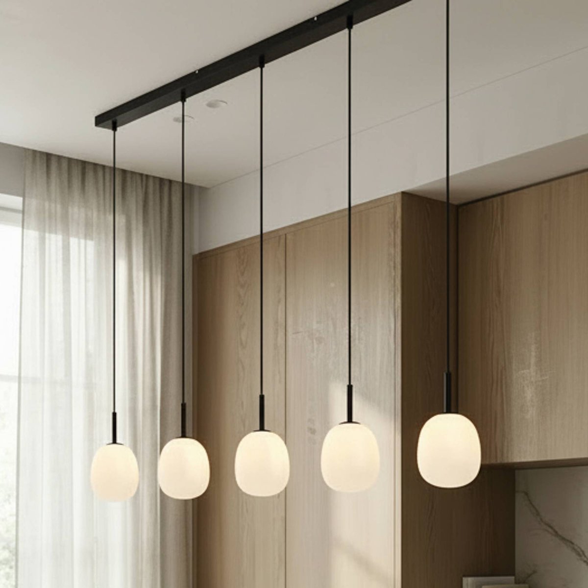 Suspension en verre moderne, Etiena blanc opale, noir mat, LINDBY