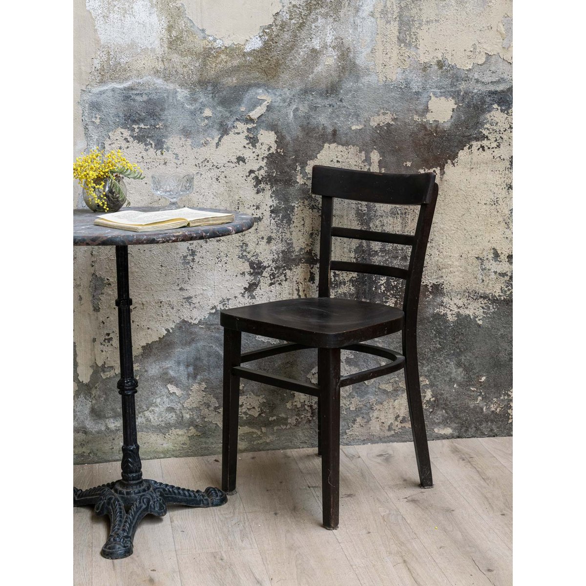 Paire de chaises en bois Claude N°1261 - Bon état bois foncé, DEBONGOUT