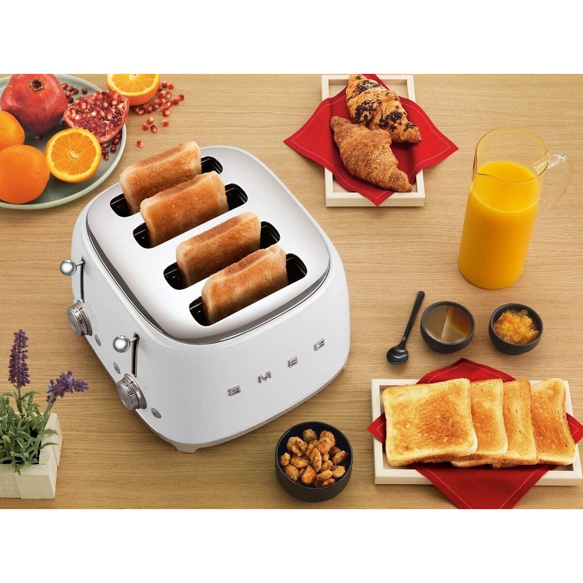 Retro Style 1.7L Kettle & 4-Slice Toaster white, SMEG