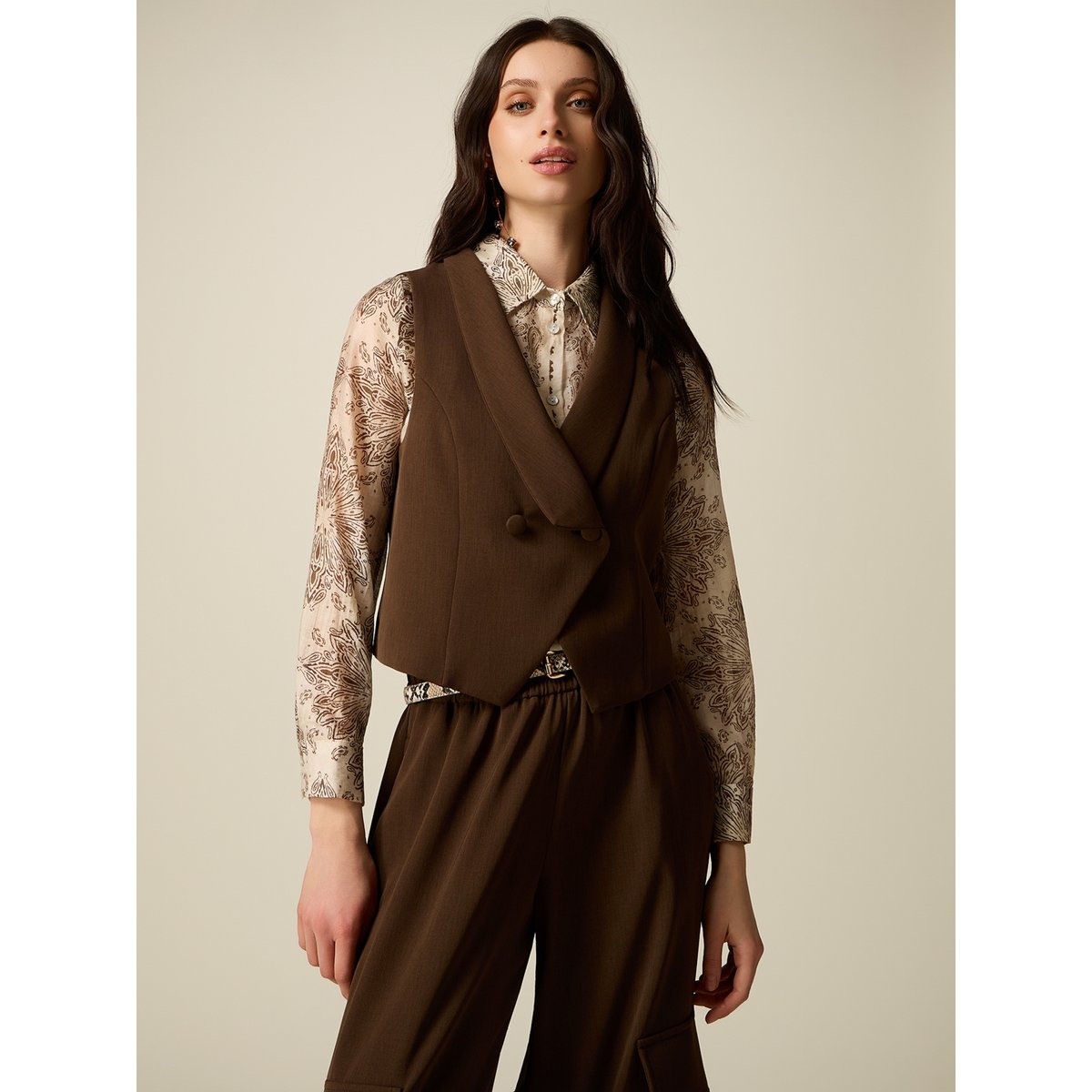 Gilet court sur mesure marron, OLTRE