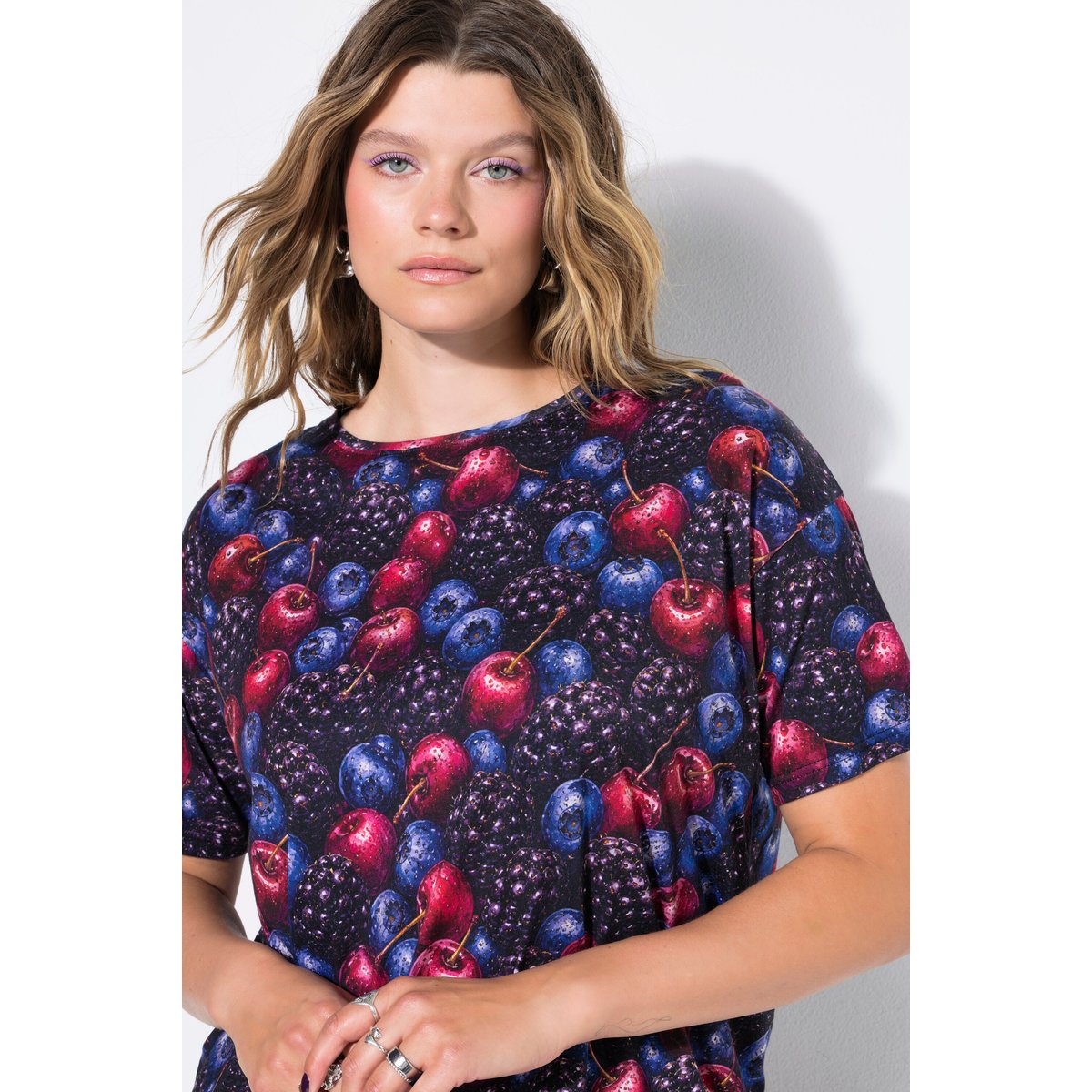 T-shirt oversize, motif « baies » mûres, STUDIO UNTOLD