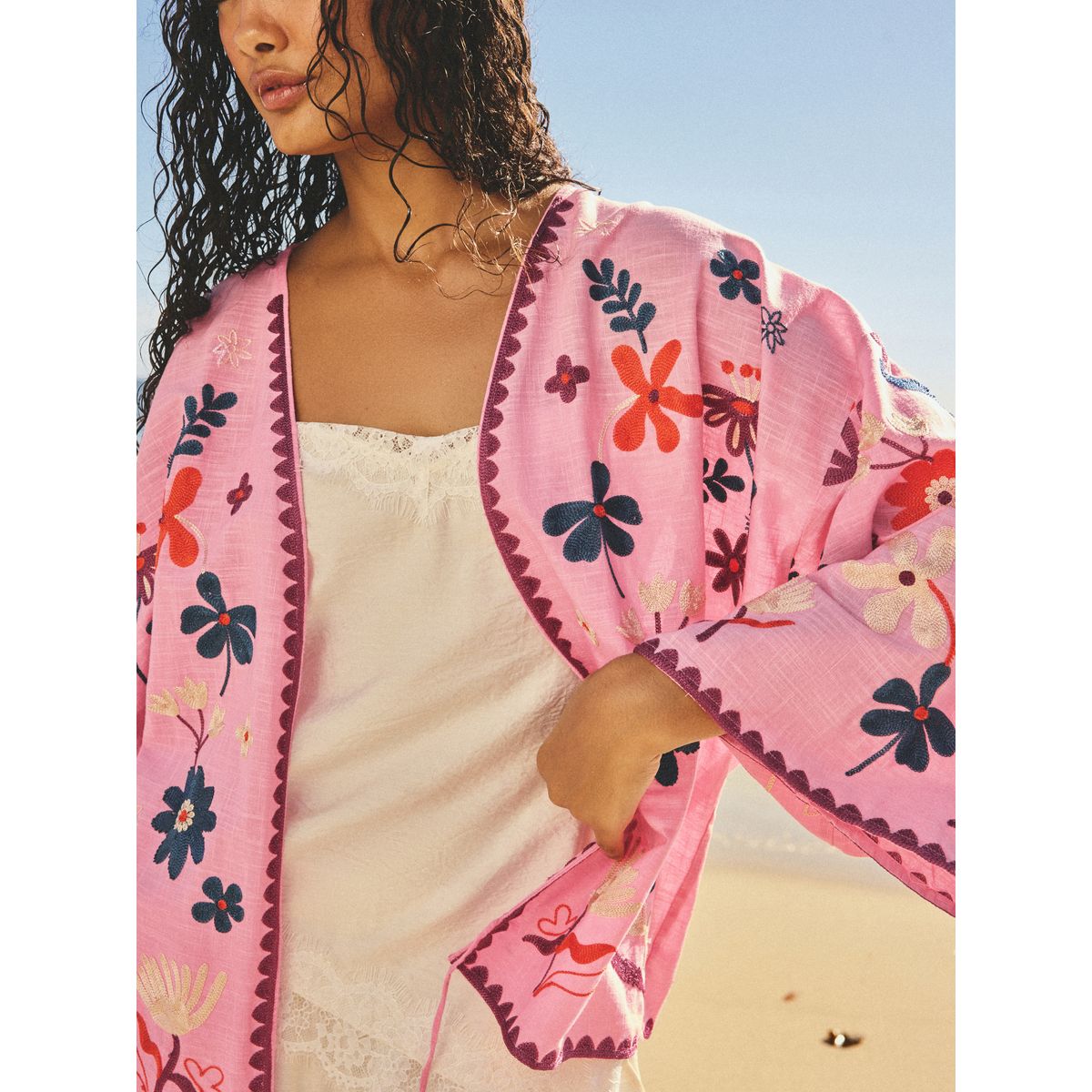 Veste à nouer sur le devant floral brodé rose, NEXT