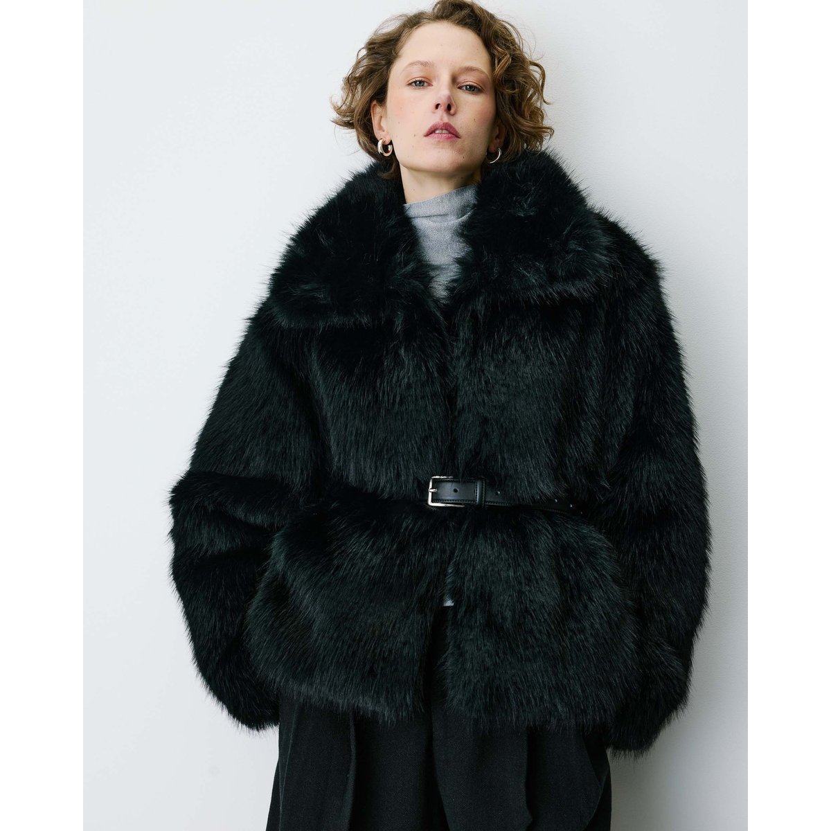 Manteau en Imitation fourrure col large noir Billie noir, GRACE & MILA