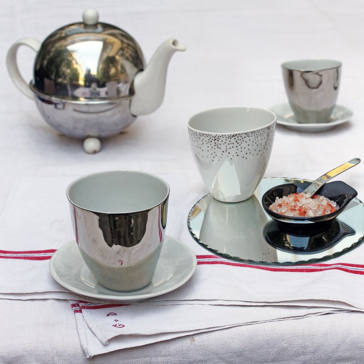 Tasse à Thé Assoiffée Porcelaine Blanc Brillant et Platine Diam 8,5 cm blanc et platine, TSE ET TSE ASSOCIÉES