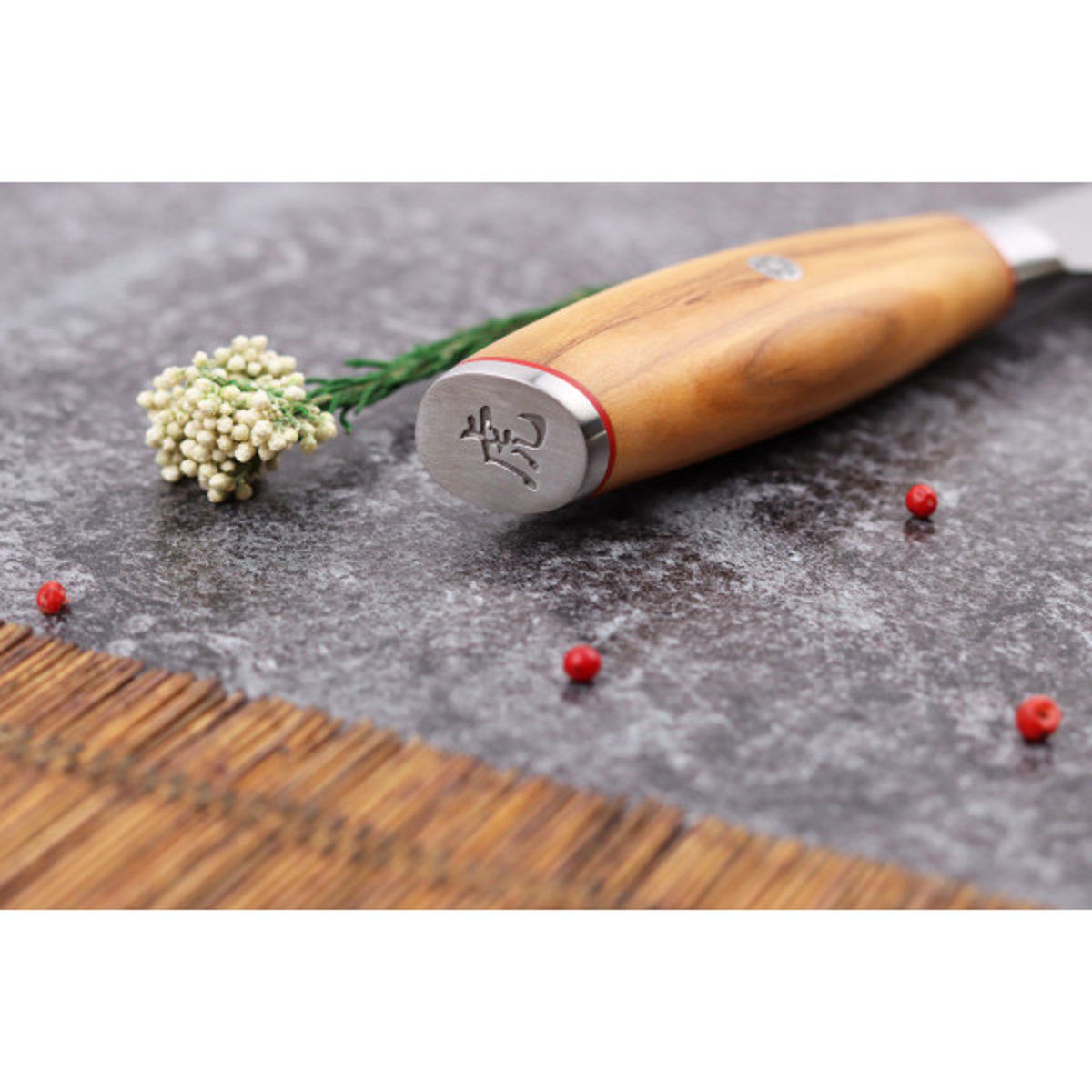 Couteau modèle nakiri Fujiko 17cm manche en olivier v002237, WUSAKI