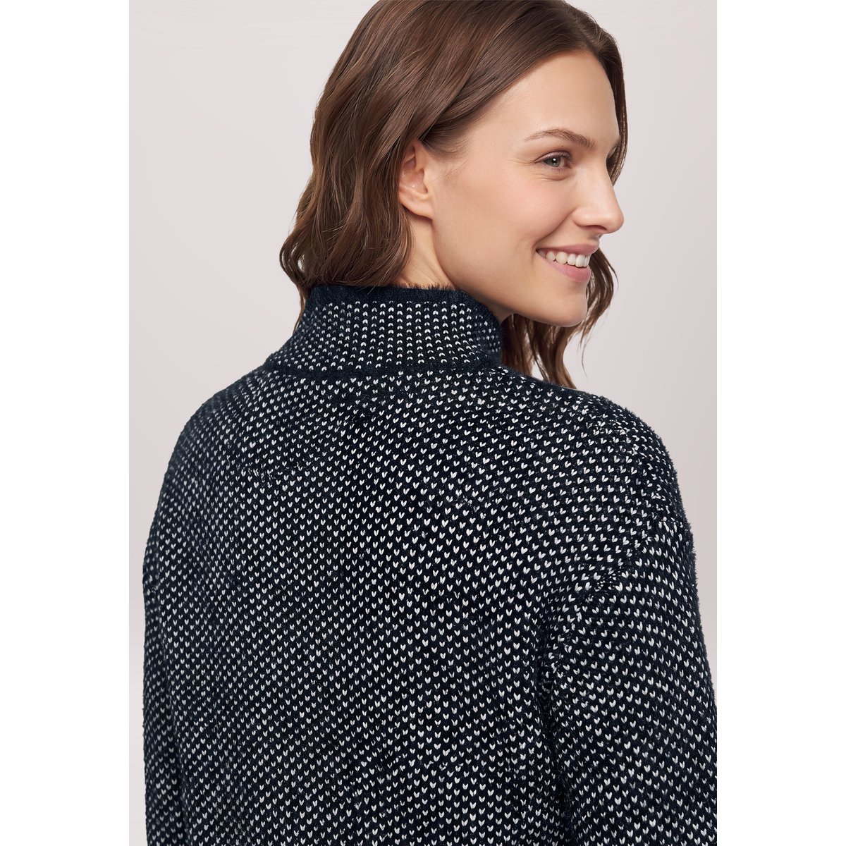 Pull-over en maille à motif jacquard patch black/cream, BETTY BARCLAY