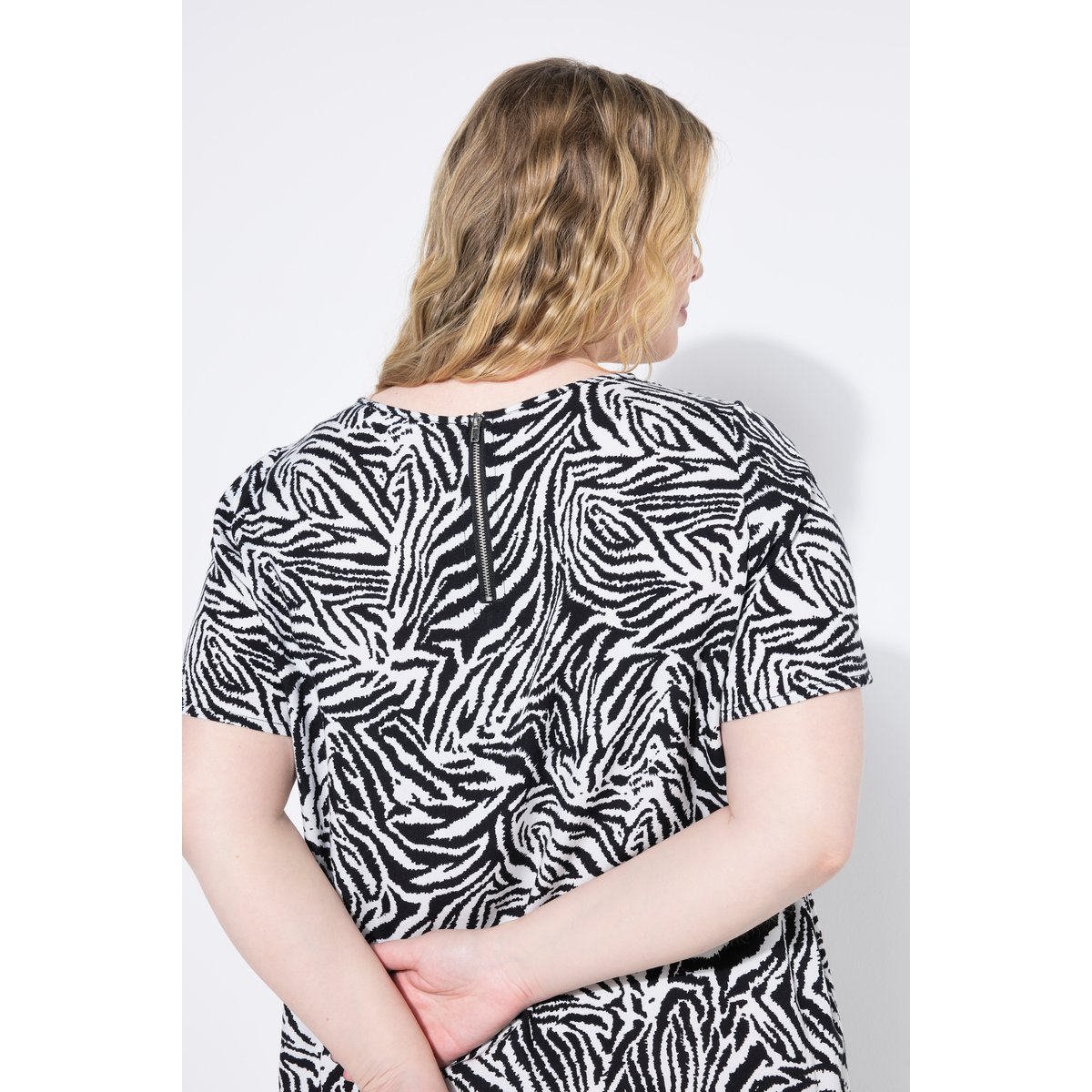 Robe coupe Straight Fit, imprimé zébré noir, STUDIO UNTOLD