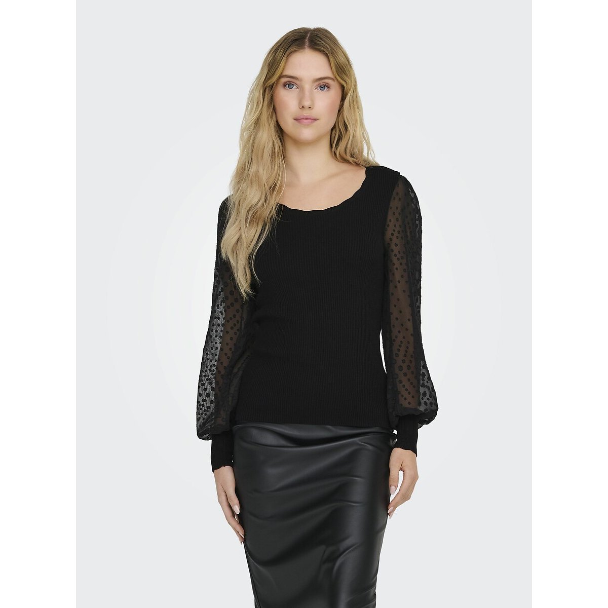 Pull en fine maille, manches en tulle noir, ONLY