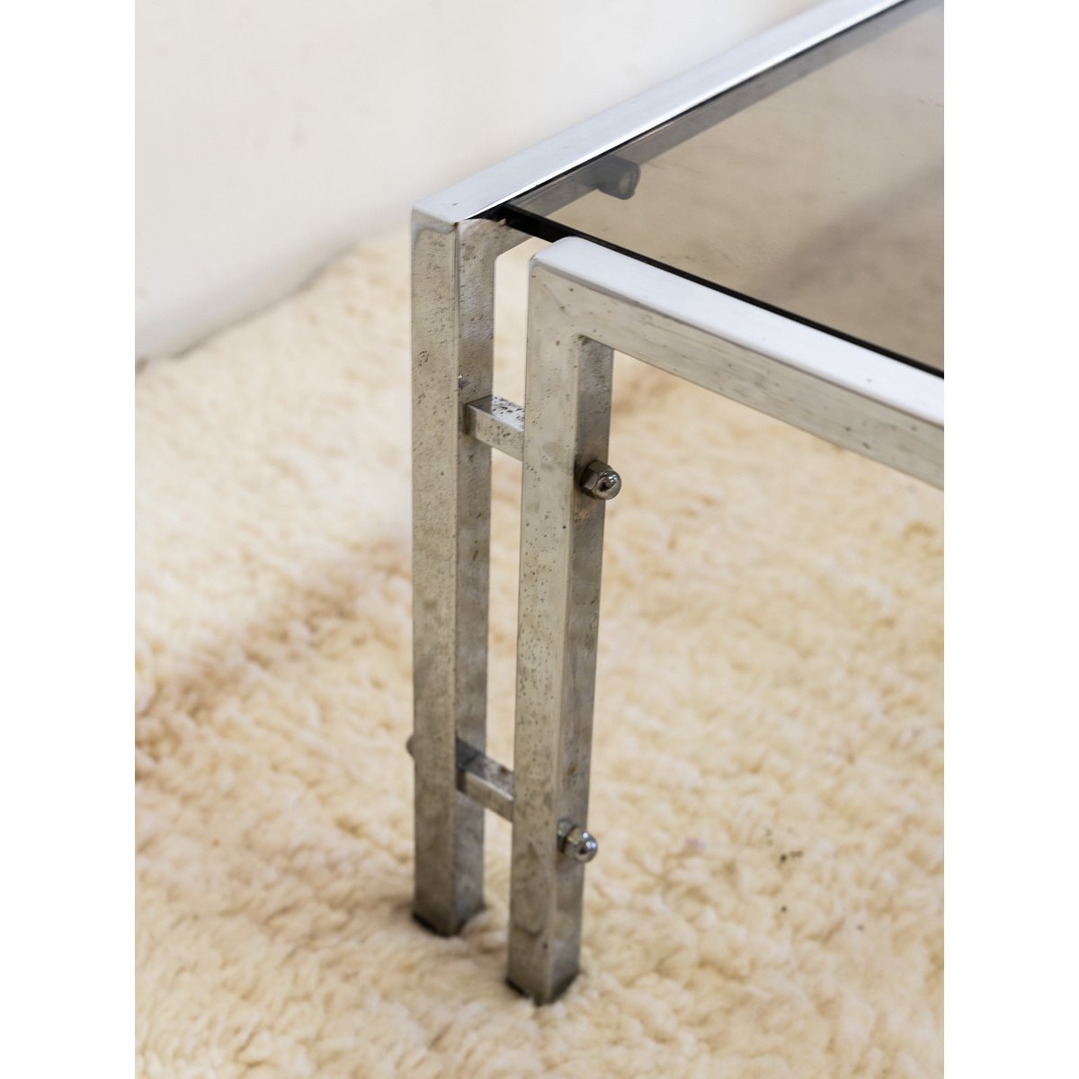 Table basse chromée en verre fumé Donna N°666 - Bon état fumé, DEBONGOUT