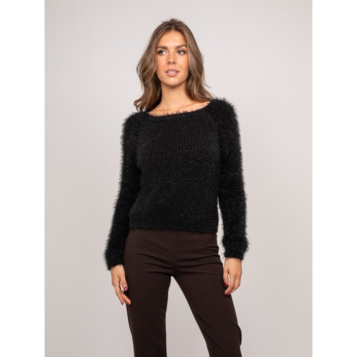 Pull Court En Maille Poilue Encolure Dégagée Kynaelle noir, DONA LISA