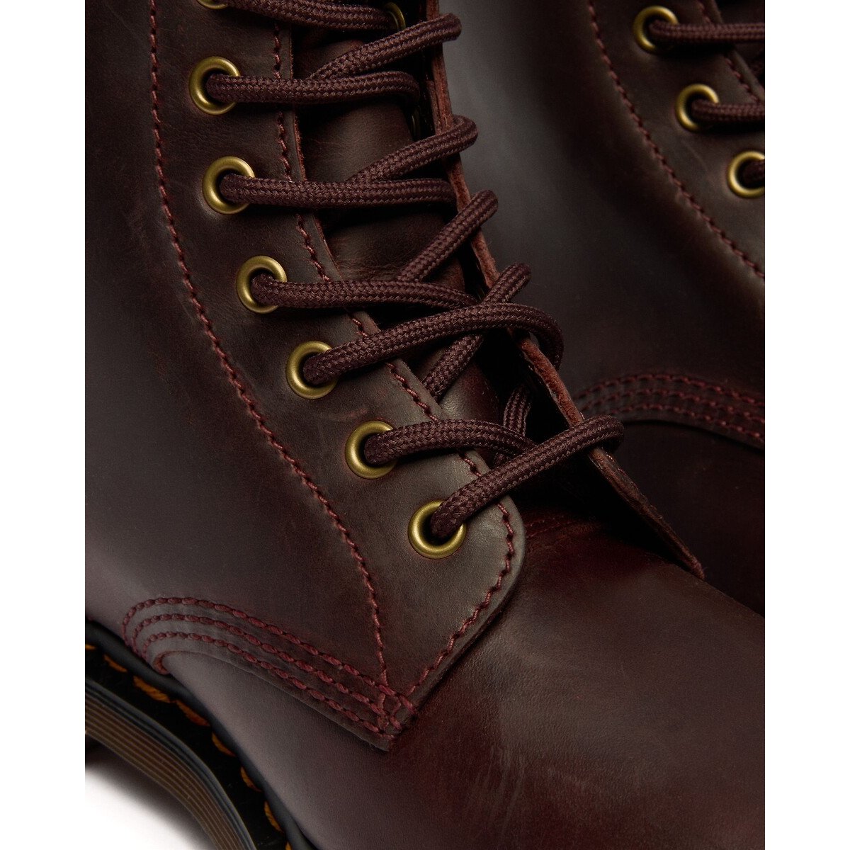Boots 1460 en cuir Crazy Horse rouge foncé, DR. MARTENS