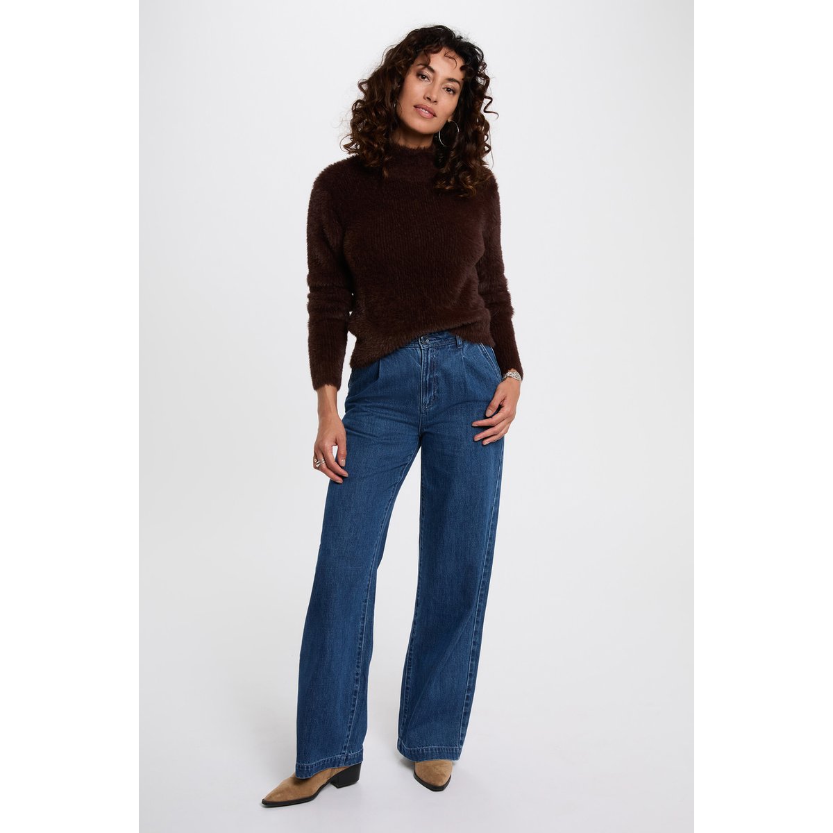 Pull court ajusté marron foncé, MORGAN