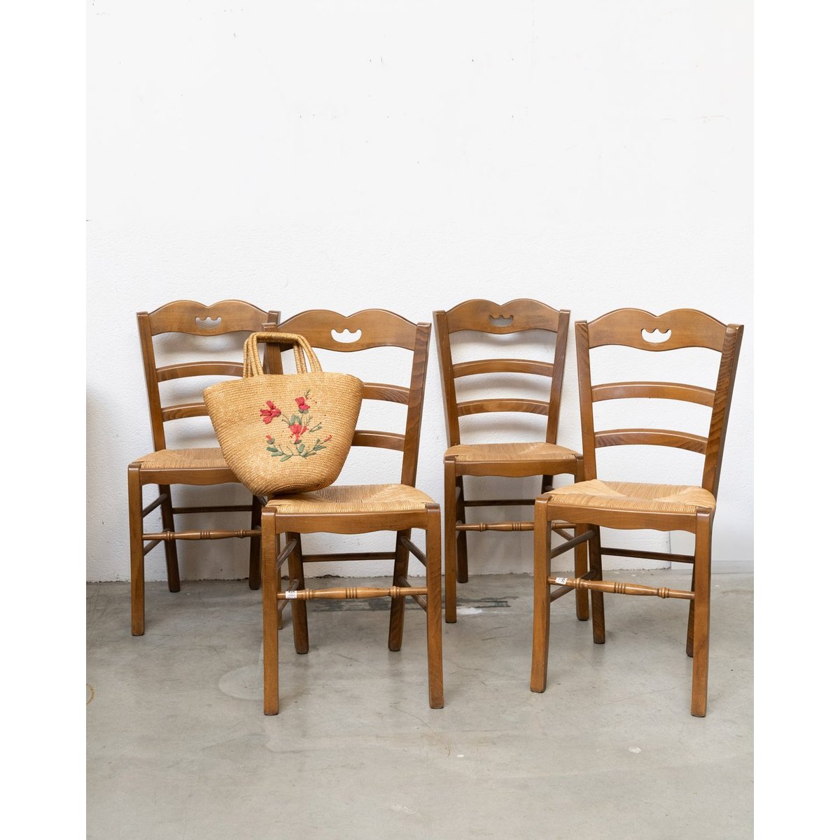 Paire de chaises en bois et paille Claude N°1723 - Bon état bois clair, DEBONGOUT