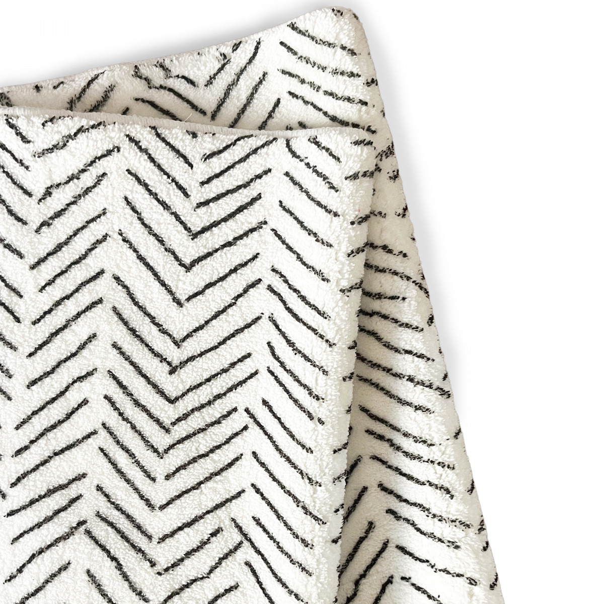 Tapis de bain antidérapant imprimé chevron RAY noir et blanc, GUY LEVASSEUR