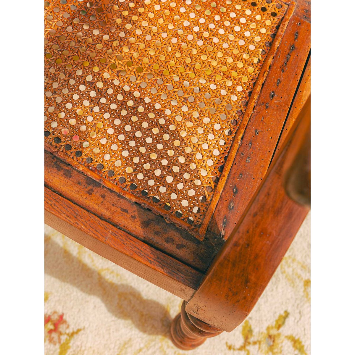 Fauteuil en bois et cannage Ernest N°1559 - Bon état bois clair, DEBONGOUT
