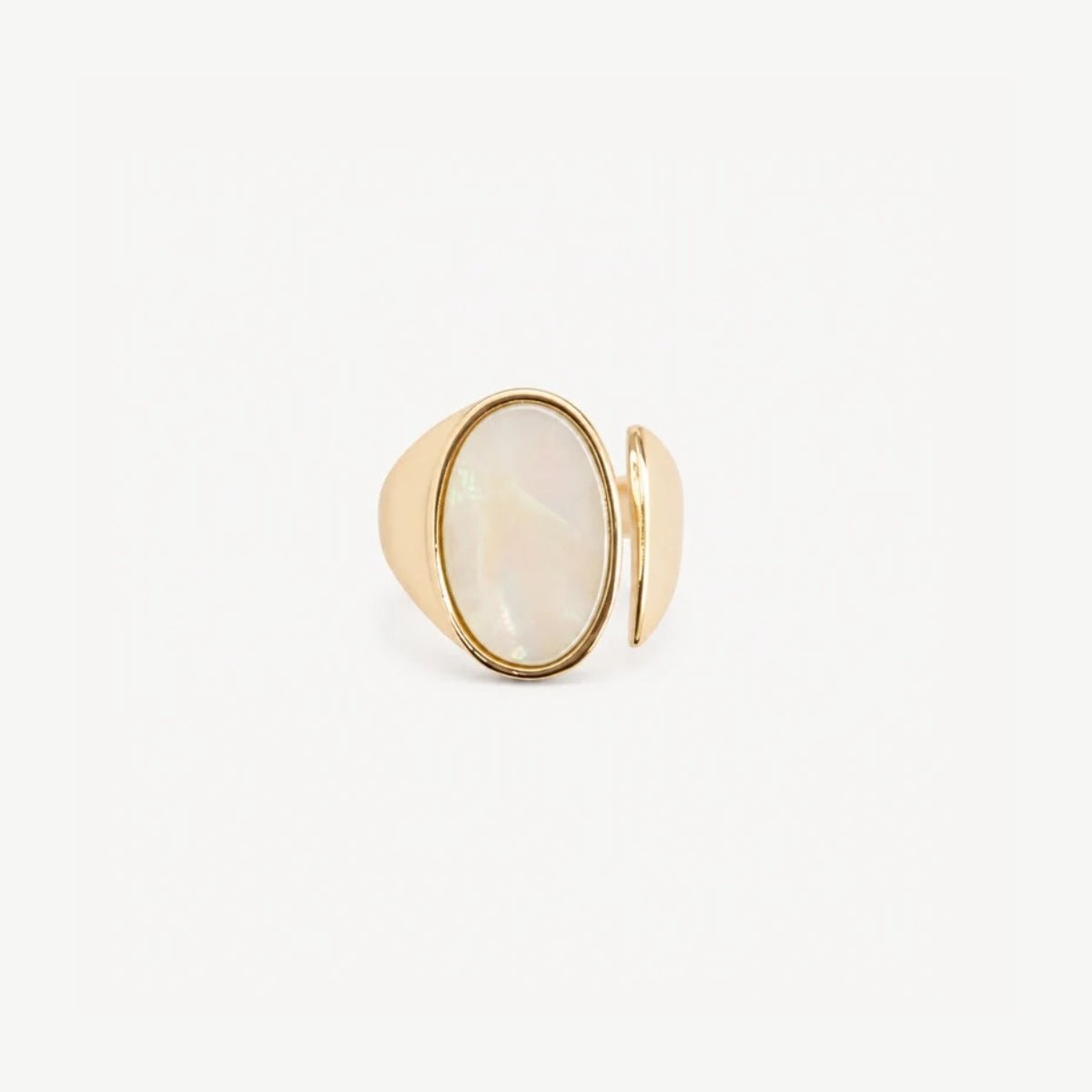 Bague ouverte avec nacre ovale ivoire, BALABOOSTE