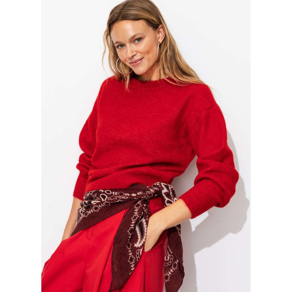 Pull col rond rouge, PROMOD