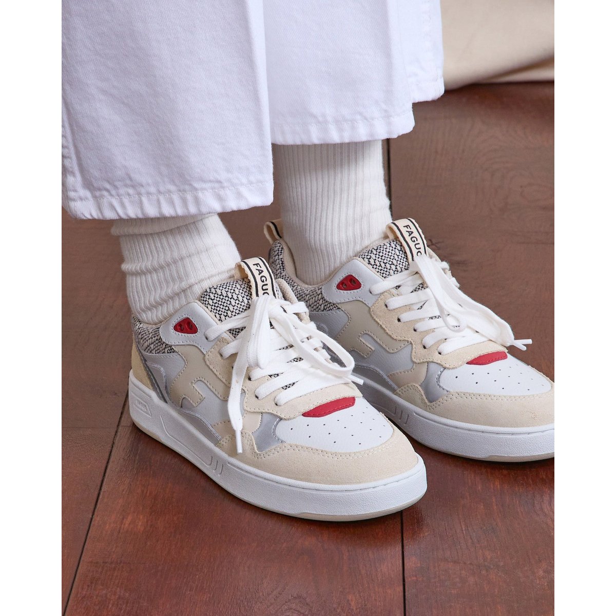 Baskets basses cuir suede DAHLIA crème et rouge, FAGUO