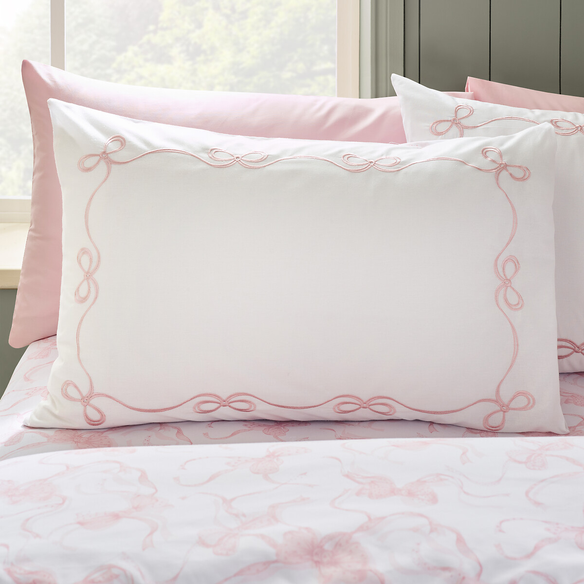 Bow Embroidery Duvet Cover and Pillowcase Set white/pink, CATHERINE LANSFIELD