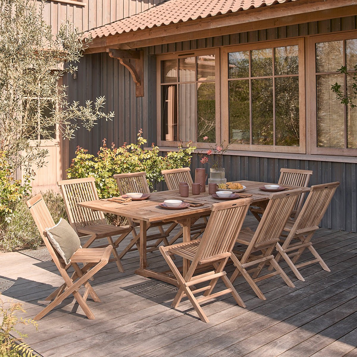 Table de jardin en teck extensible 8/10 places  MALTE naturel, BERAH GETAH