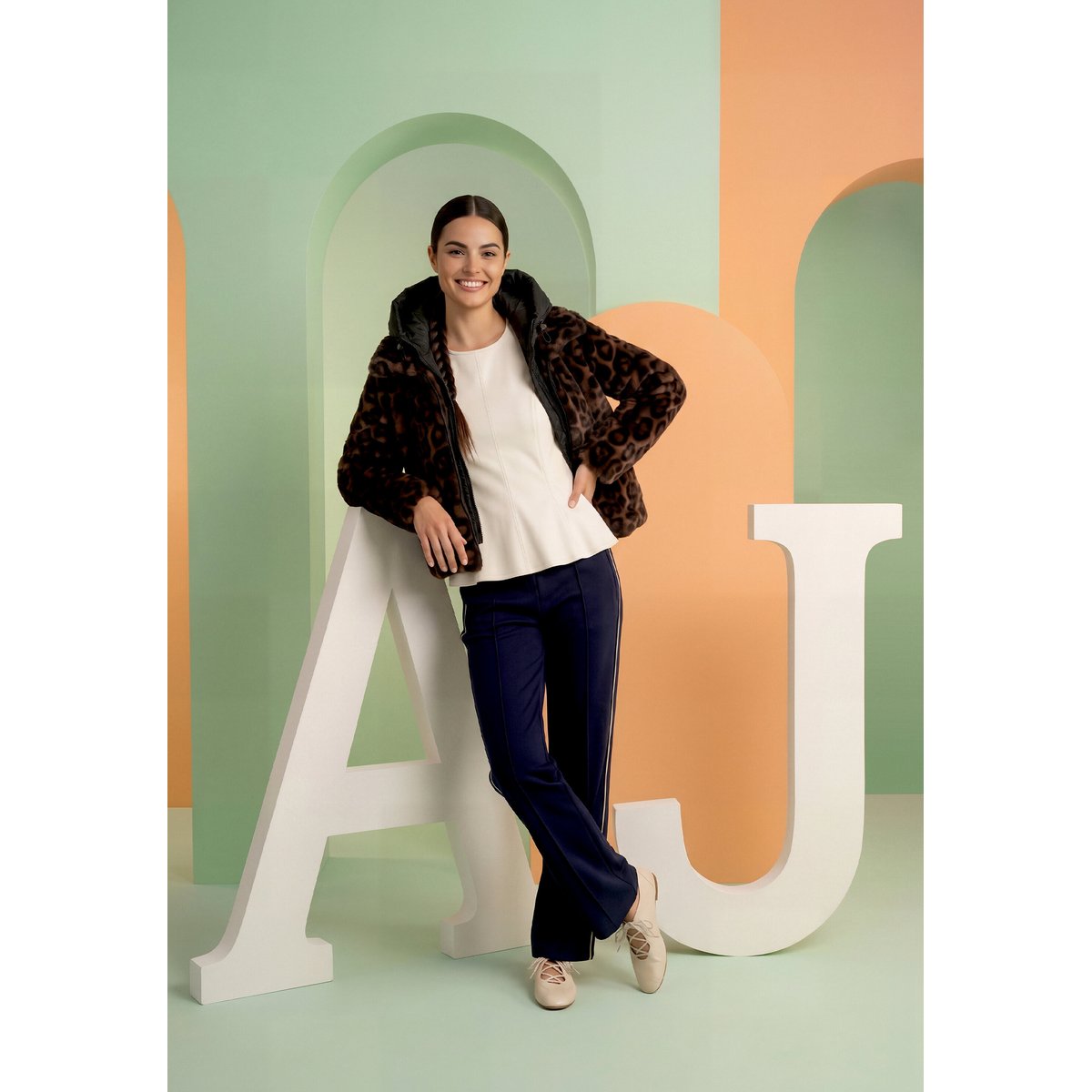 Veste en peluche avec partie veste sans manches amovible taupe/black, AMBER & JUNE