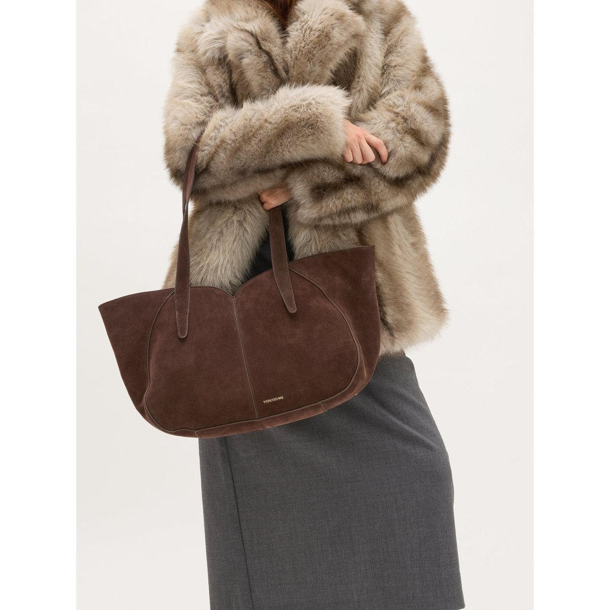 Sac cabas avec anses et bandoulière Maxi ALTAÏ marron foncé, VANESSA WU