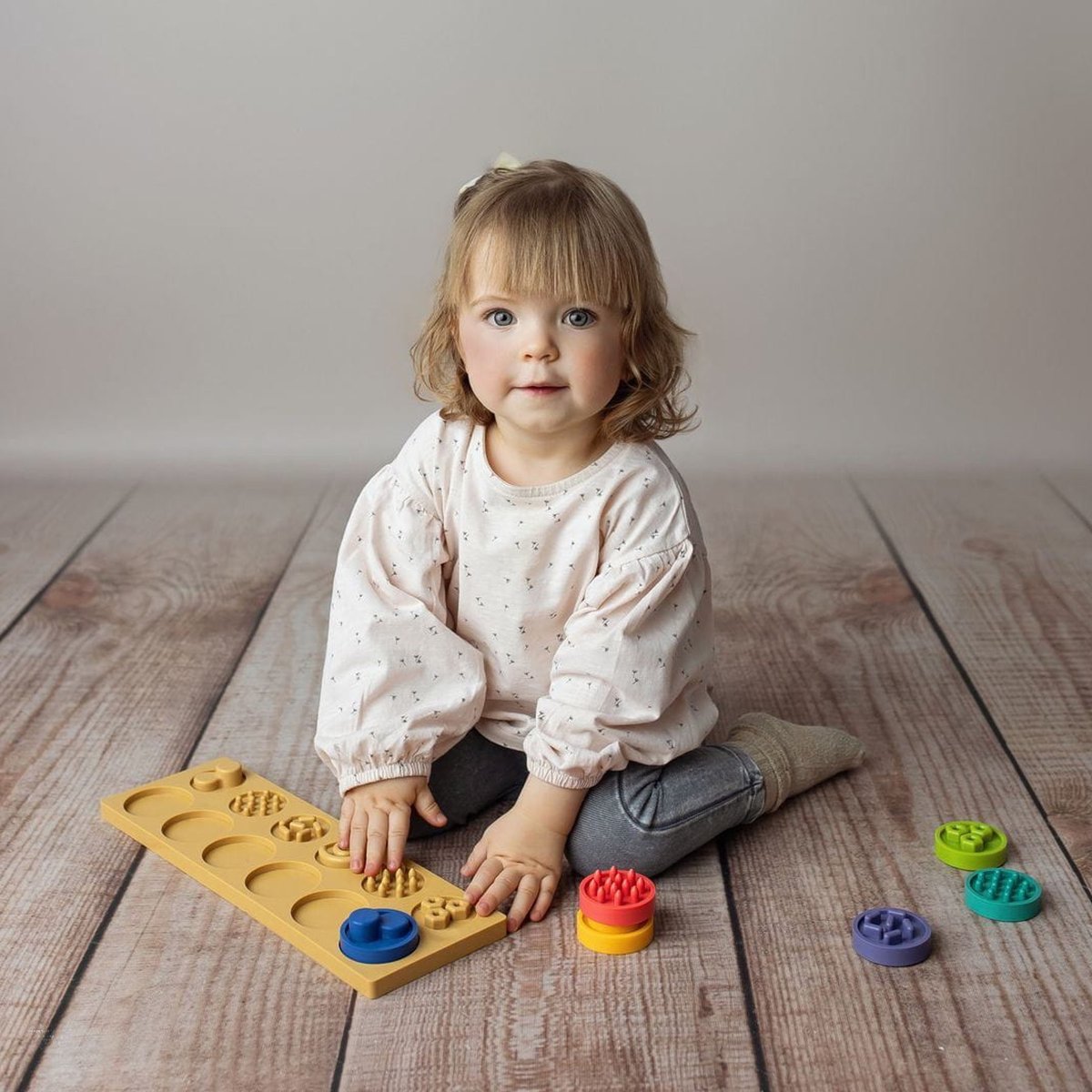 Puzzle sensoriel Montessori XL – Formes tactiles à associer SENSO multicolore, SEVIRA KIDS