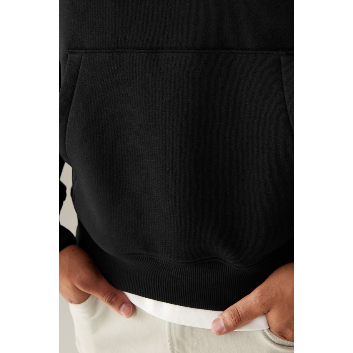 Sweat à capuche regular en jersey majoritaire noir, NEXT