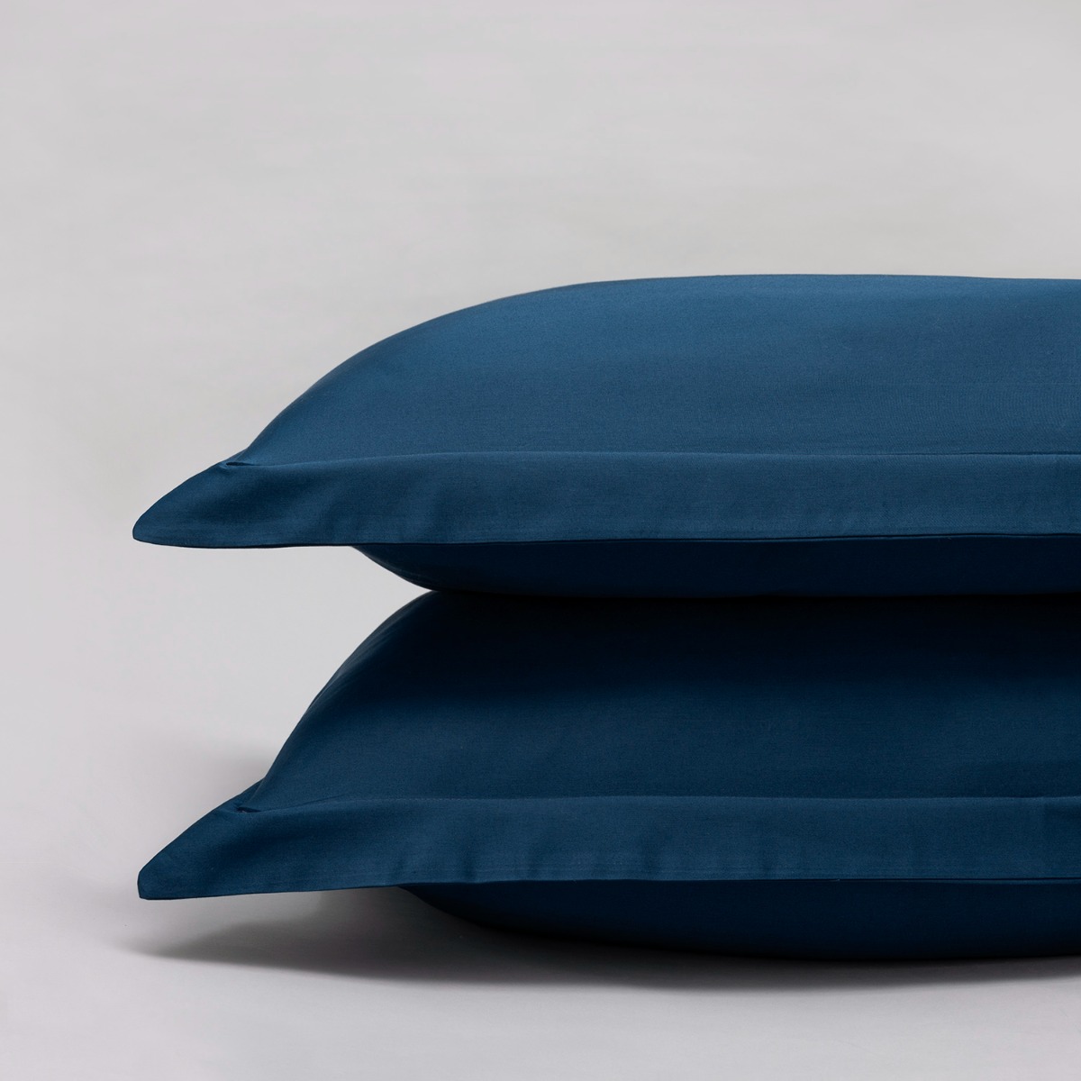 Parure satin de coton égyptien 240 fils-Taies rectangulaires NEW YORK - Bleu bleu, COTTON & CO