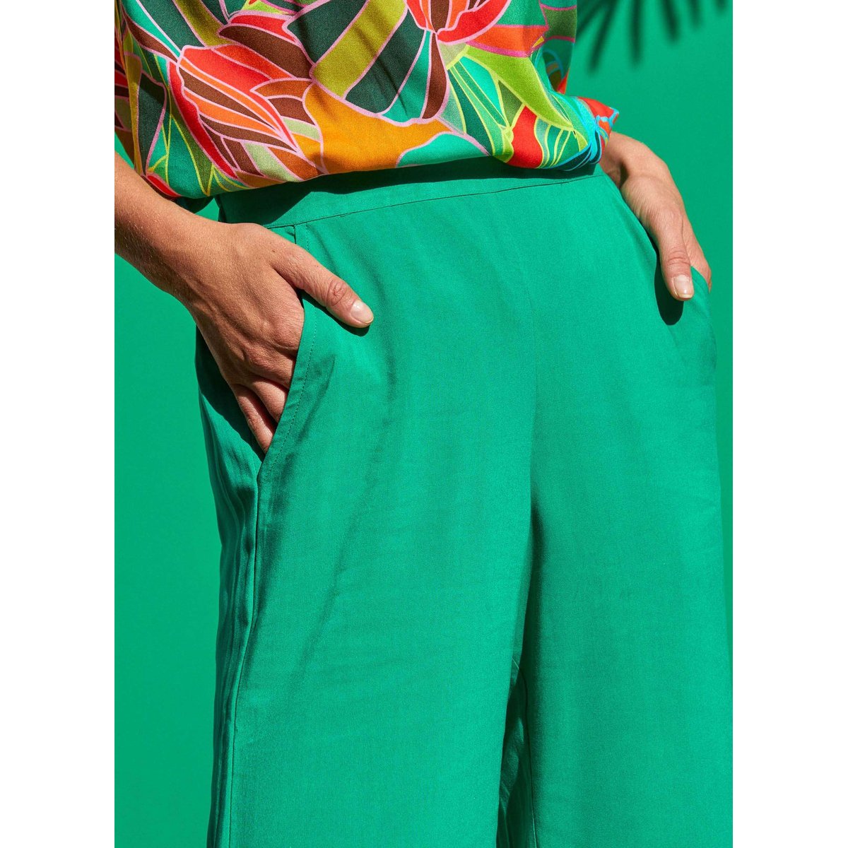 Pantalon fluide ample ecovero ESTIA vert prairie, LA FIANCÉE
