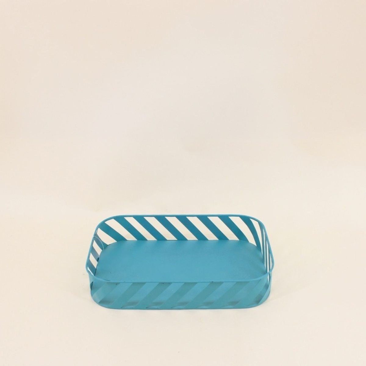 Plateau en métal bleu ajouré 20x30cm bleu, ORNAMI